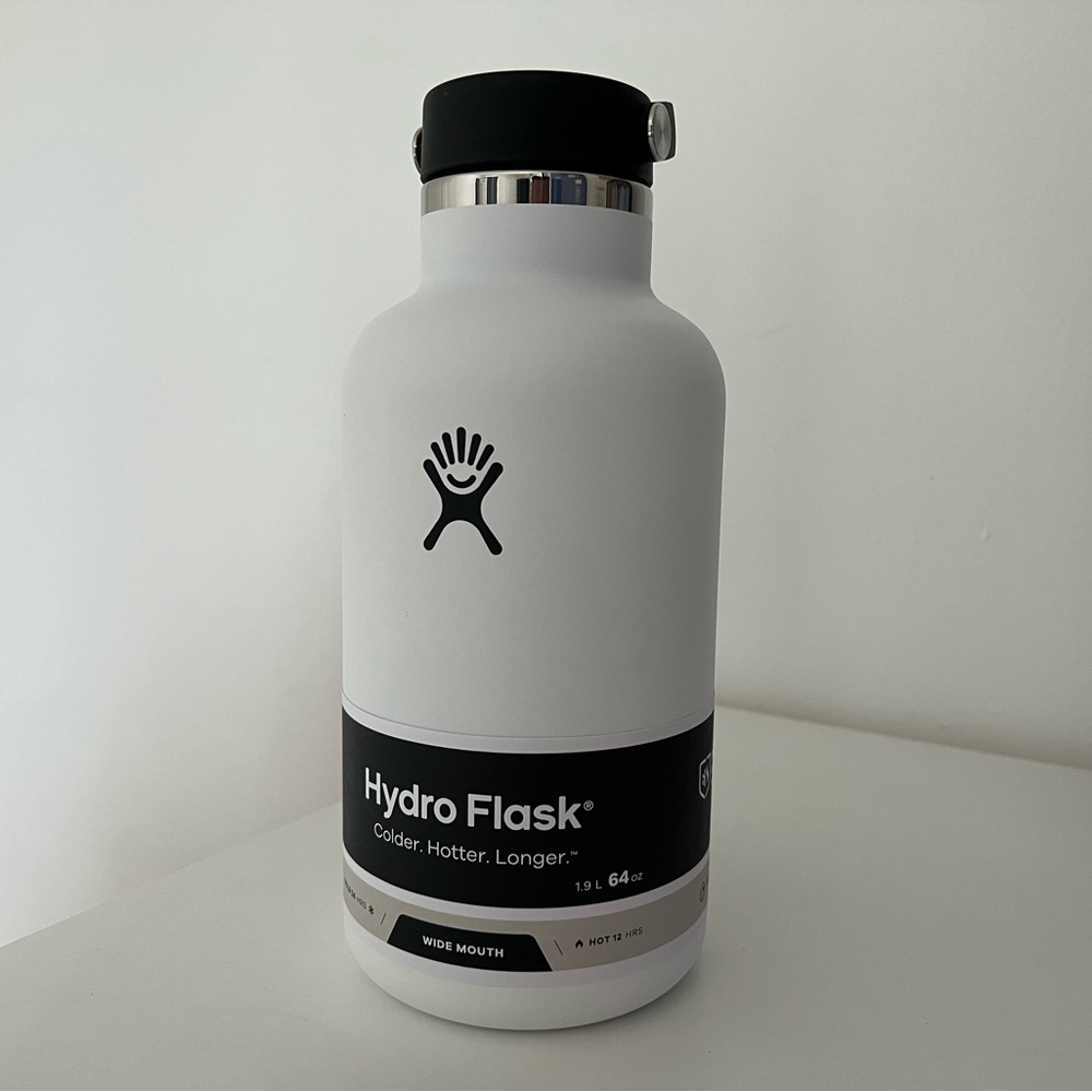 64oz Hydro Flask Wide Mouth Water Bottle White